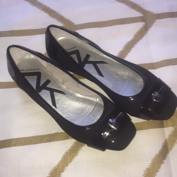 Anne Klein Shoes - Ann Klein Akumaira Black Satin& Patent Flat